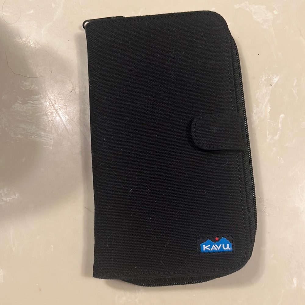 Kavu wallet clutch